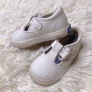 Ked's Daphne Girl's White Sneakers Size 4W Excellent Condition